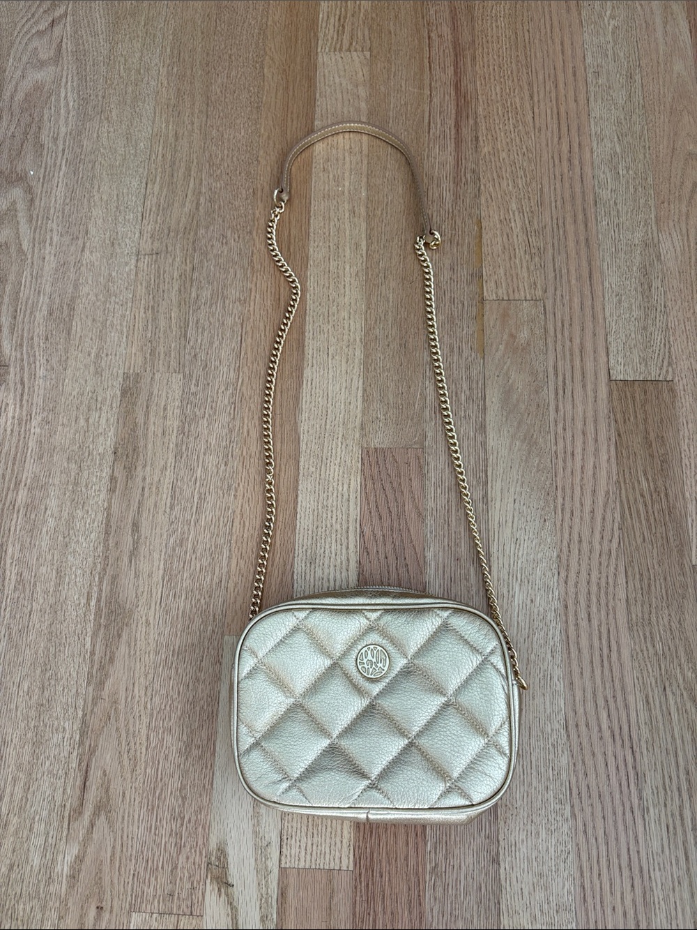 Lilly Pulitzer Dessa Quilted Gold Leather purse - Picture 6 of 6
